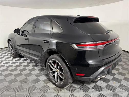 2022 Porsche Macan Base