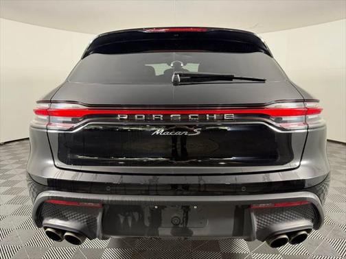 2022 Porsche Macan Base