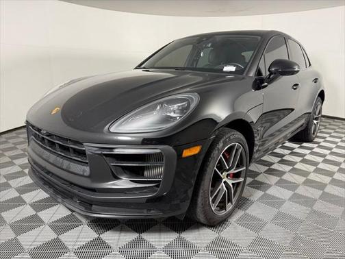 2022 Porsche Macan Base