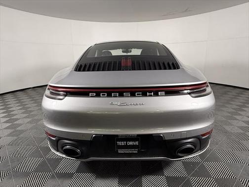 2024 Porsche 911 Carrera