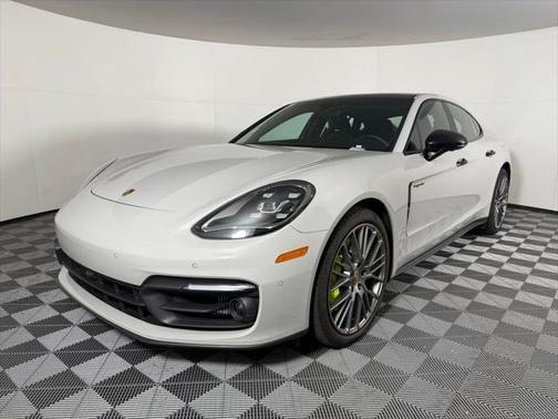 2023 Porsche Panamera E-Hybrid 4