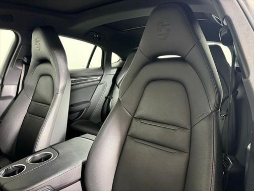2023 Porsche Panamera E-Hybrid 4