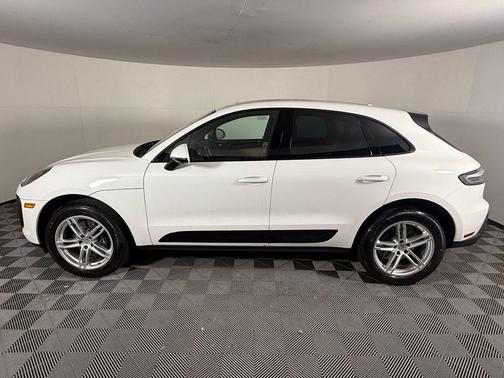2025 Porsche Macan 2.0T
