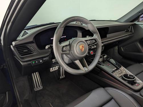 2025 Porsche 911 Targa 4 GTS