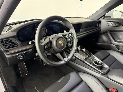 2024 Porsche 911 Carrera 4 GTS
