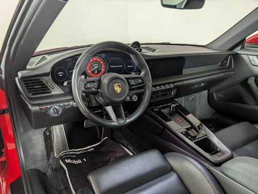 2022 Porsche 911 Carrera GTS
