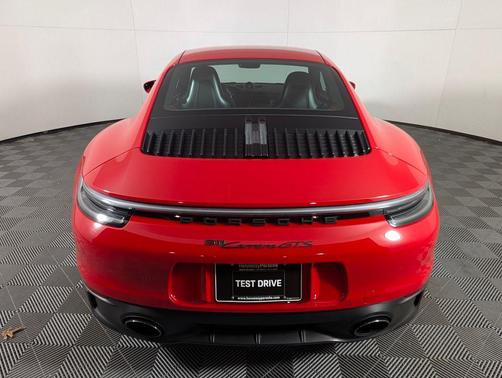 2022 Porsche 911 Carrera GTS
