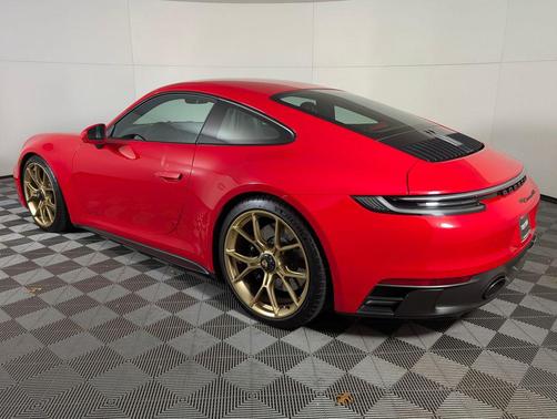 2022 Porsche 911 Carrera GTS