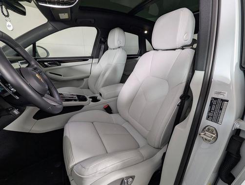2025 Porsche Macan 2.0T