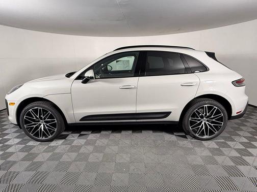 2025 Porsche Macan 2.0T