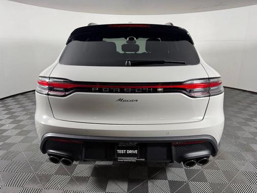 2025 Porsche Macan 2.0T