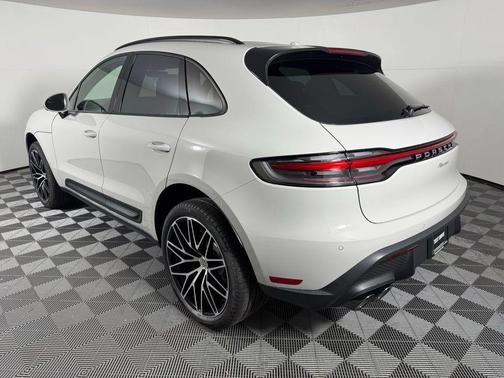 2025 Porsche Macan 2.0T