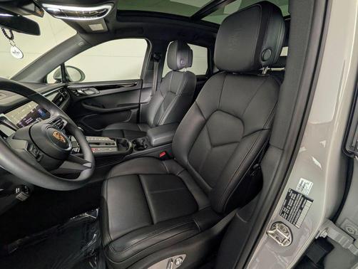2025 Porsche Macan 2.0T
