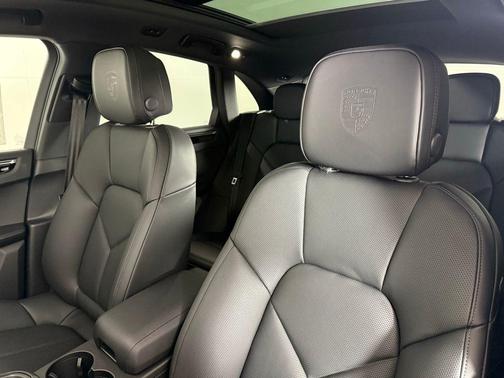 2025 Porsche Macan 2.0T