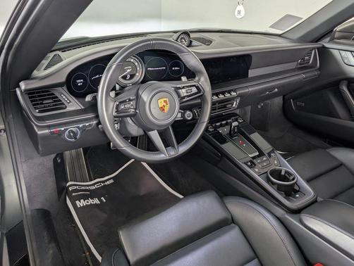 2022 Porsche 911 Carrera 4 GTS