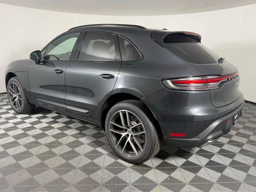 2026 Porsche Macan 