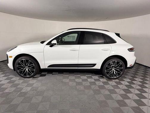 2025 Porsche Macan Base