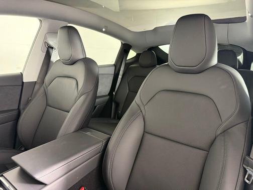 2026 Tesla Model Y Long Range Dual Motor All-Wheel Drive