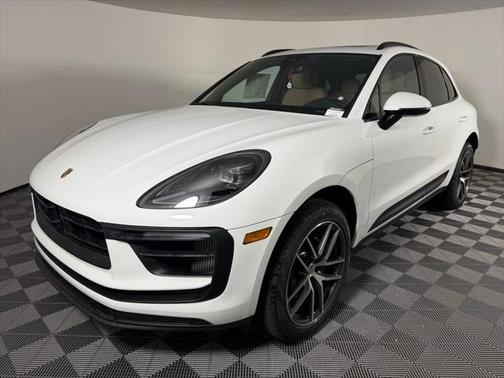 2025 Porsche Macan Base