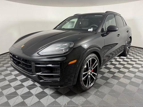 2025 Porsche Cayenne GTS