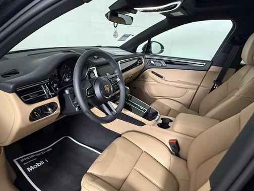 2025 Porsche Macan 2.0T