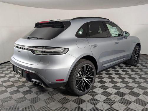Dolomite 2026 Porsche Macan Macan