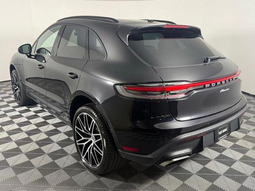2025 Porsche Macan T