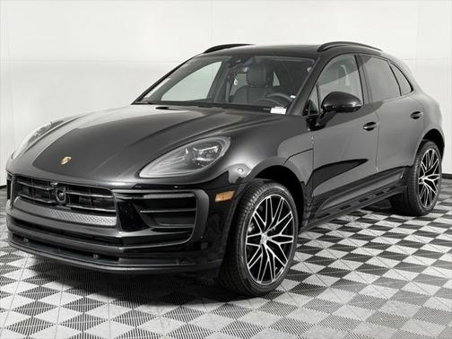 2025 Porsche Macan Base