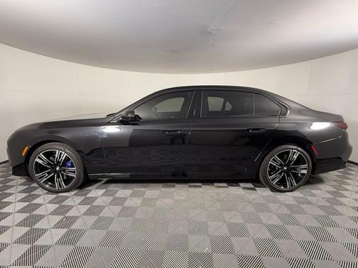2024 BMW 740 740i