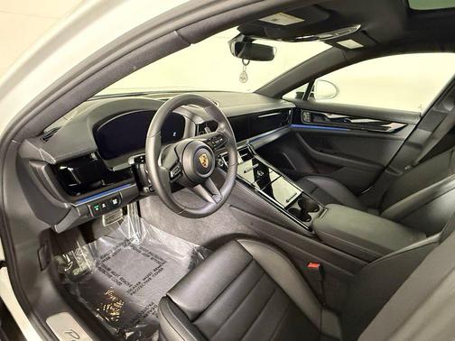 2025 Porsche Panamera Hatchback