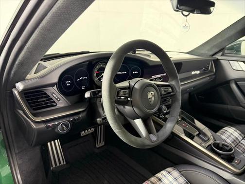 2025 Porsche 911 Turbo S