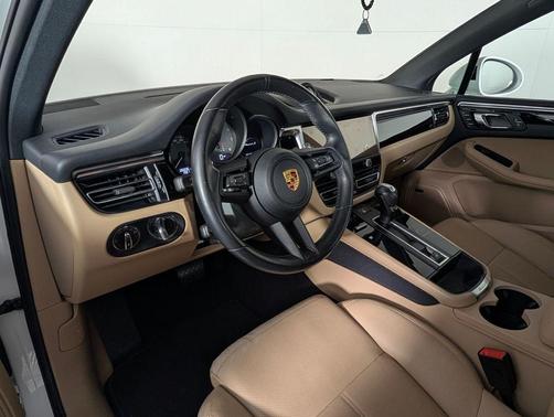White 2023 Porsche Macan Macan