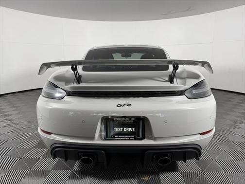 2022 Porsche 718 Cayman GT4