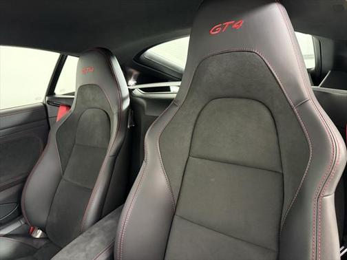 2022 Porsche 718 Cayman GT4