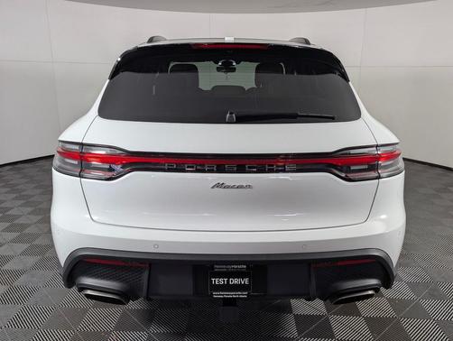 2026 Porsche Macan 