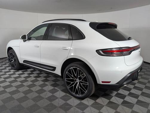 2026 Porsche Macan 