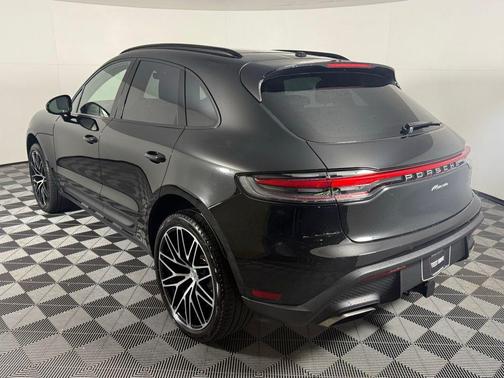 2025 Porsche Macan T