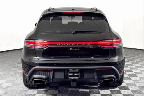 2025 Porsche Macan Base