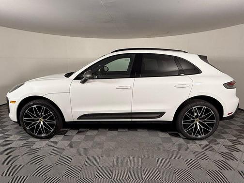 2025 Porsche Macan T