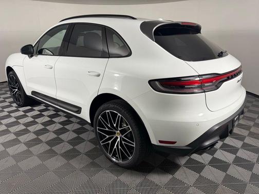 2025 Porsche Macan T