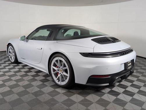 2025 Porsche 911 Targa 4 GTS