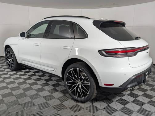 2026 Porsche Macan 