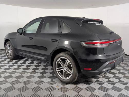 2025 Porsche Macan 2.0T