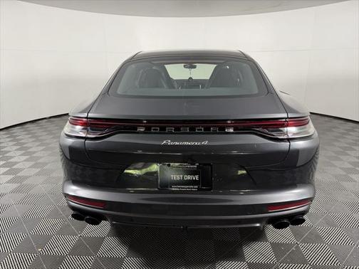 2023 Porsche Panamera 4