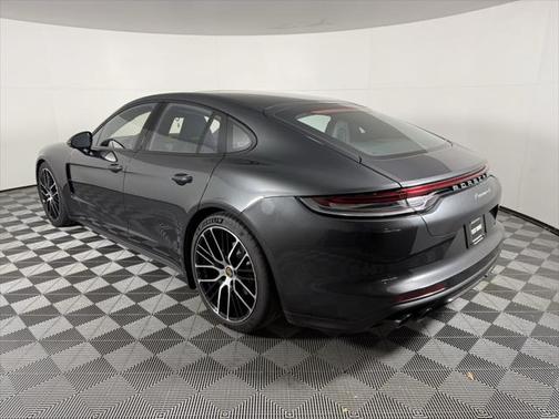 2023 Porsche Panamera 4