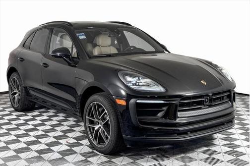 2025 Porsche Macan Base