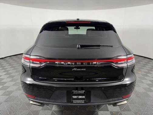 2021 Porsche Macan Base