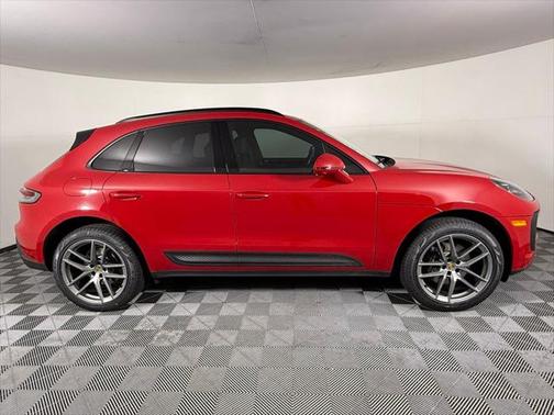 2022 Porsche Macan Base
