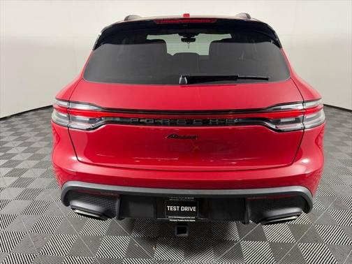 2022 Porsche Macan Base