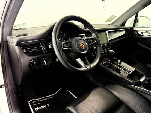 2023 Porsche Macan 2.0T